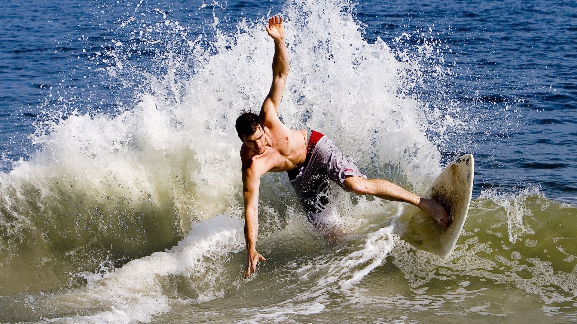 汉堡队客场失利,降级形势岌岌可危,汉堡 队