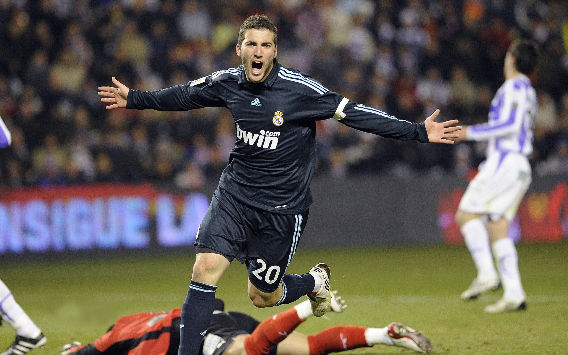 诺伊尔赛后被评为最佳守门员,诺伊尔赛后被评为最佳守门员吗